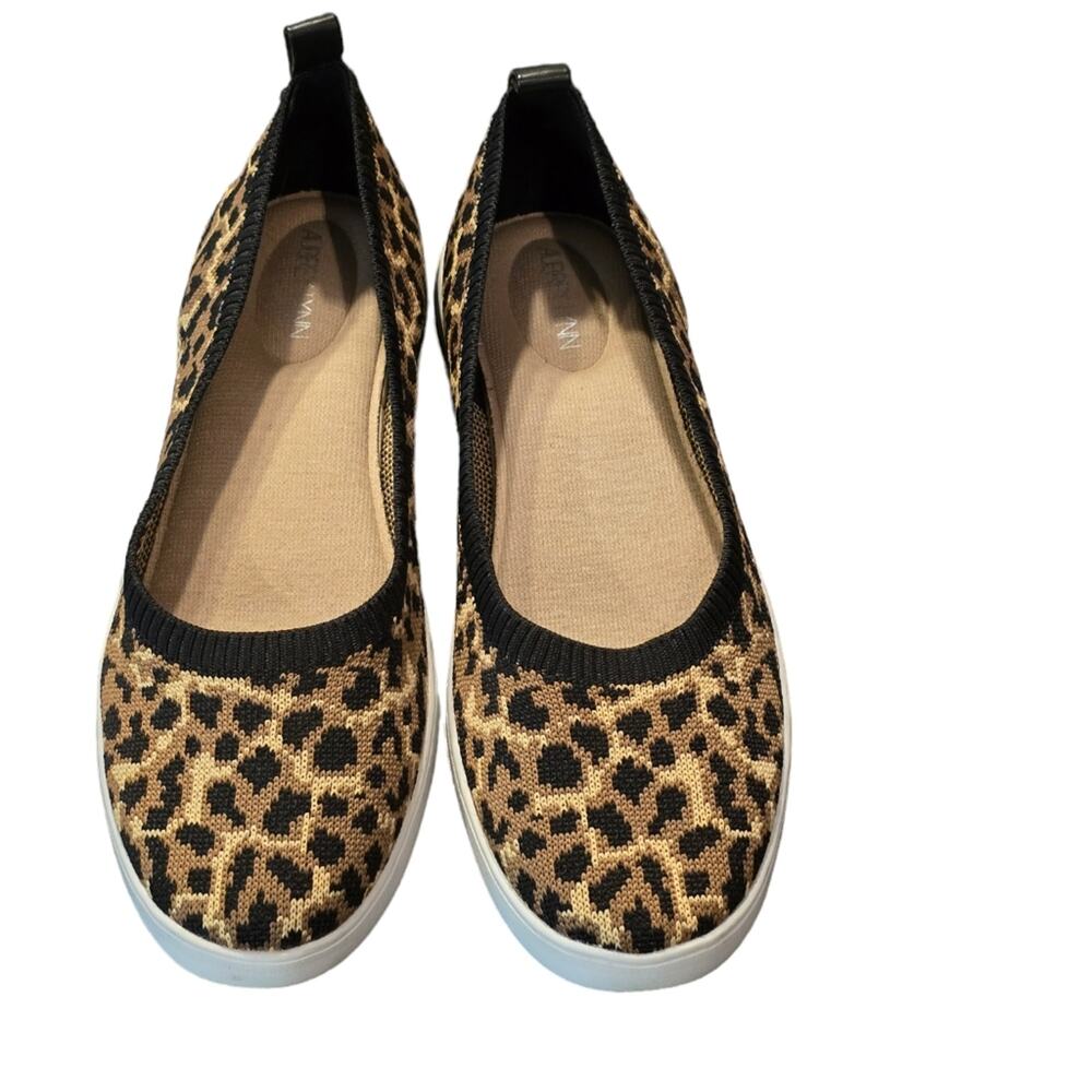 Aubrey Lynn Leopard Print Comfy Cushioned Footbed Flats‎ Size 9.5